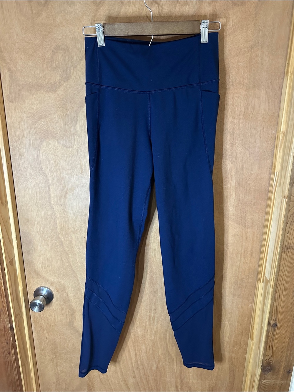 Old Navy Navy Elevate Go-Dry Leggings